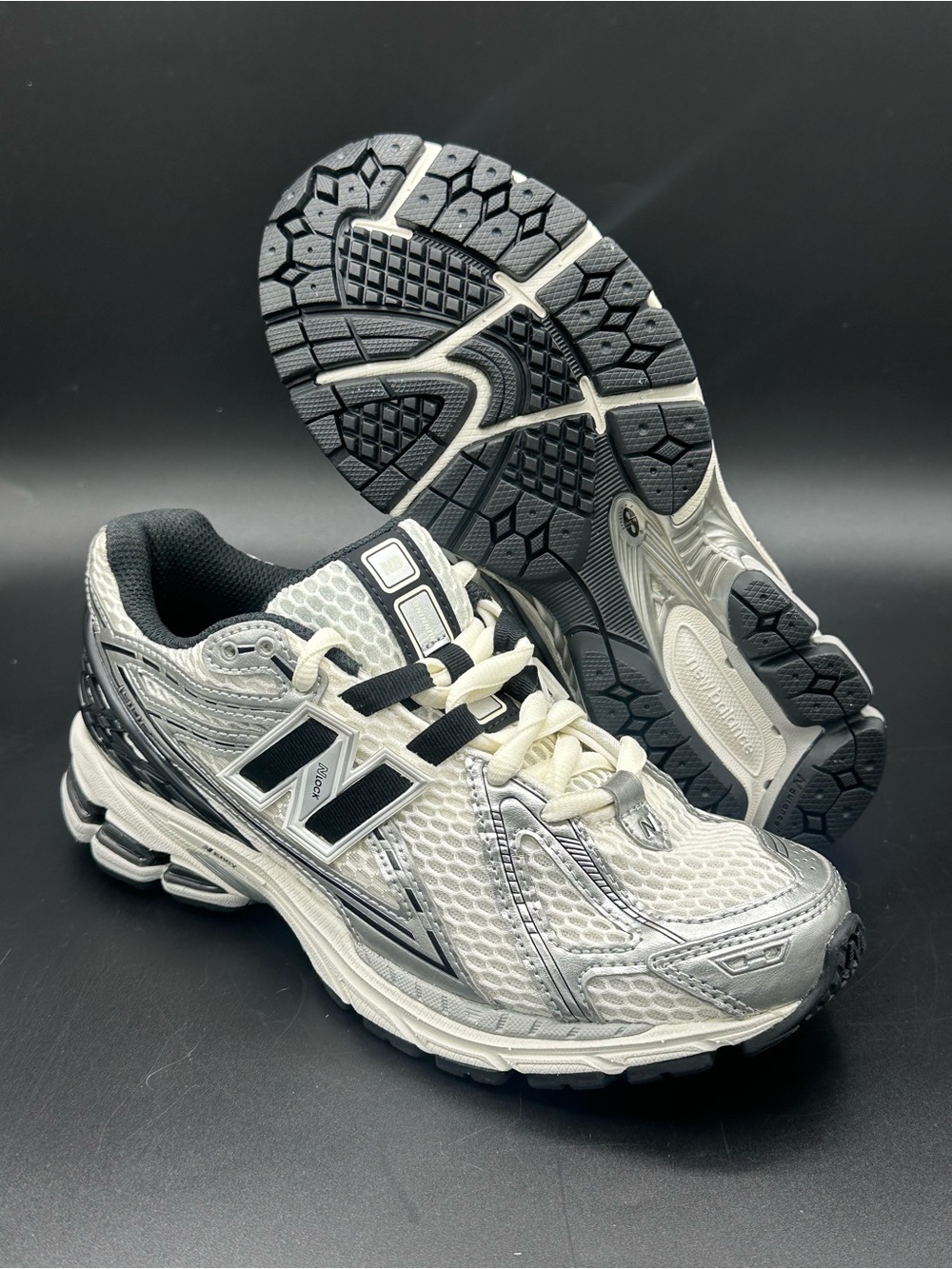 New Balance 1906R Silver Metallic/Black/Sea Salt Mesh Sneakers M1906RER Size 4